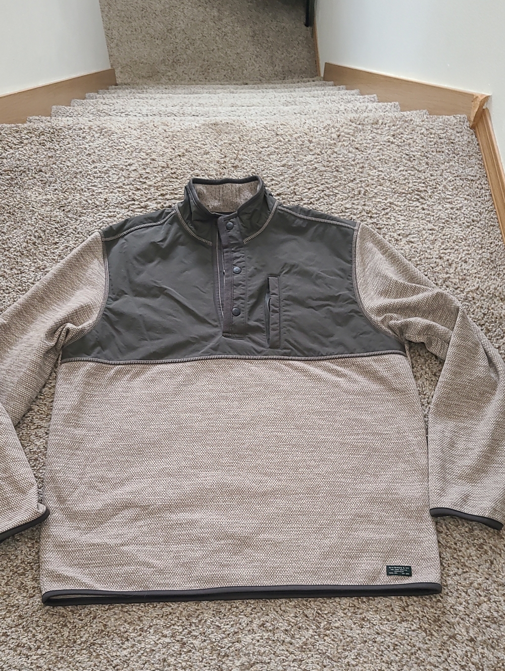 G.H. Bass &Co Men's Pullover Quarter-Snap Sweater in Beige and Olive